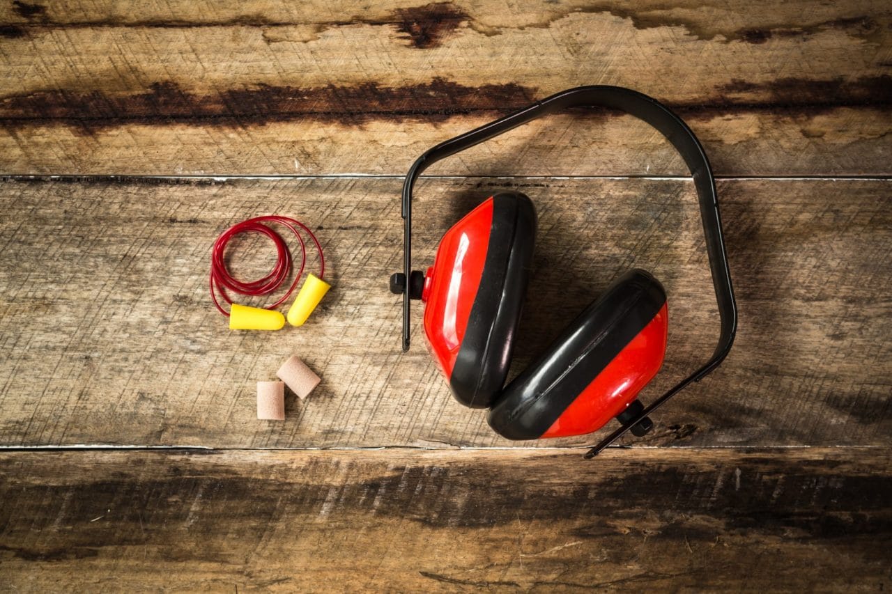 Protective hearing equipment: earplugs and headphones
